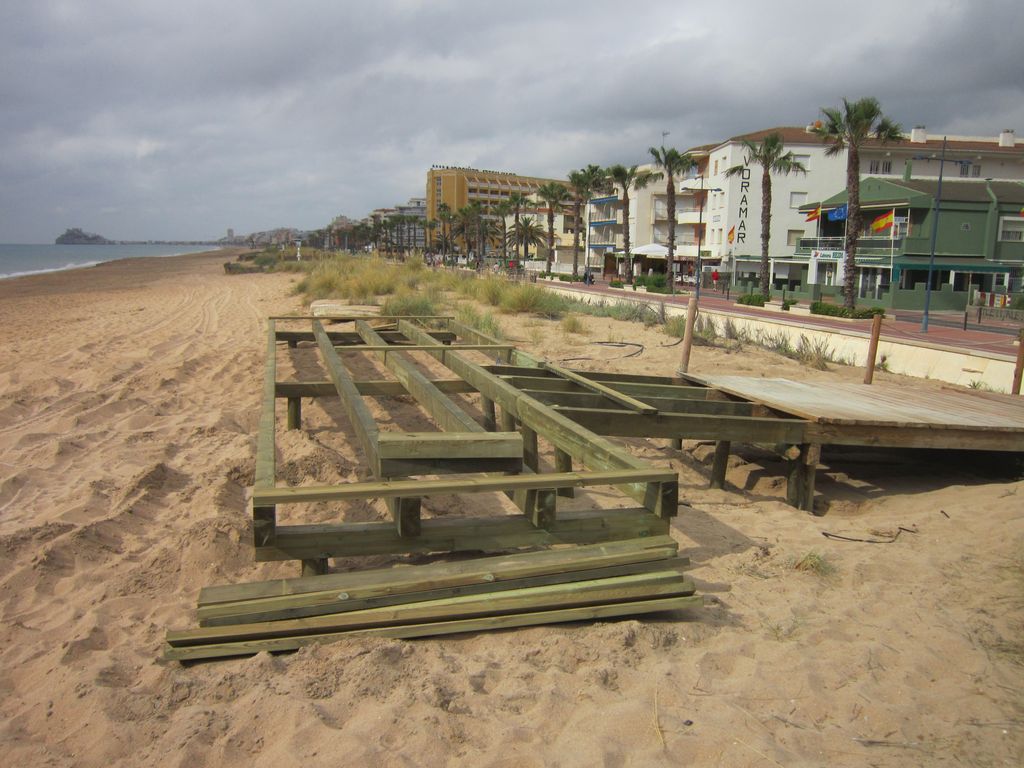Plan Litoral 2015 Aporte de arena en la playa norte de Peñíscola. Tramo Voramar - Gran hotel Peñiscola