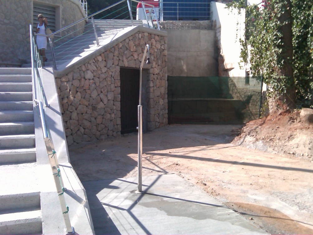 Adaptación de accesos e instalaciones para adecuación a personas con movilidad reducida en Cala Mayor (Palma de Mallorca)