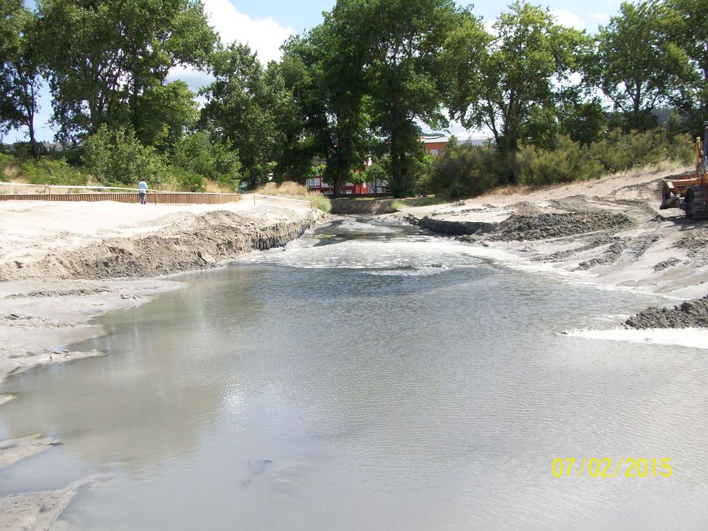 Mantenimiento y conservación 2015. Movimiento de arena y apertura de cauce