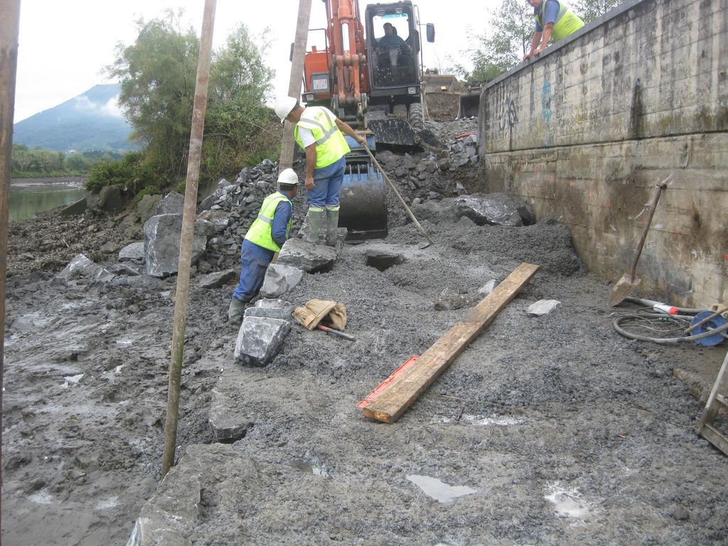 Mantenimiento del litoral de la provincia 2017. Ejecución de una rampa de salvamento en la ría de Jaitzubia