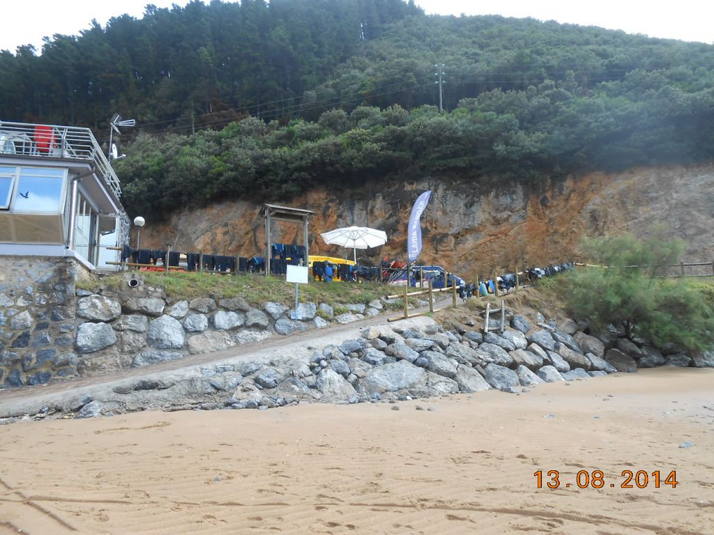 Playa de Laida. Reparación rampa de acceso a playa junto Atxarre
