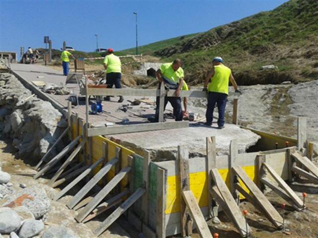 Reposición de acceso a la playa de Tagle