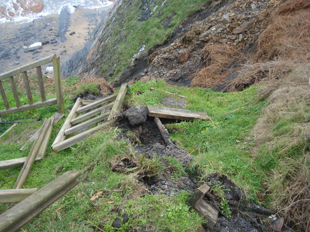 Playa de O Picón. Avería en los accesos