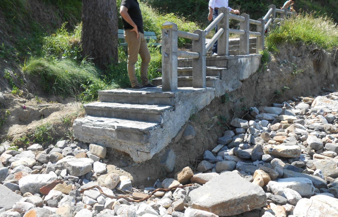 Restauración acceso a cala Lapatza. 