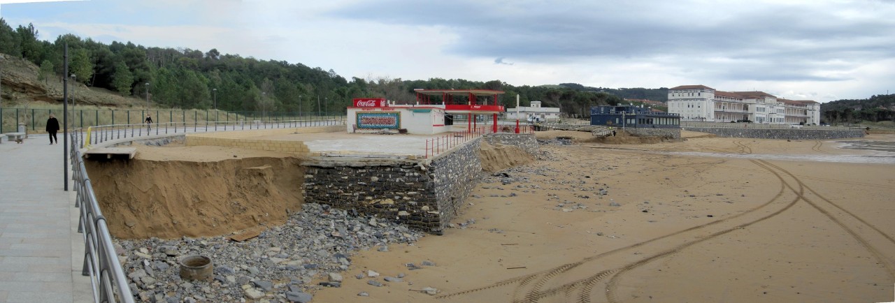 Playa y paseo de Gorliz. Reparación de accesos a playa (peatonal junto a Marítimo).
