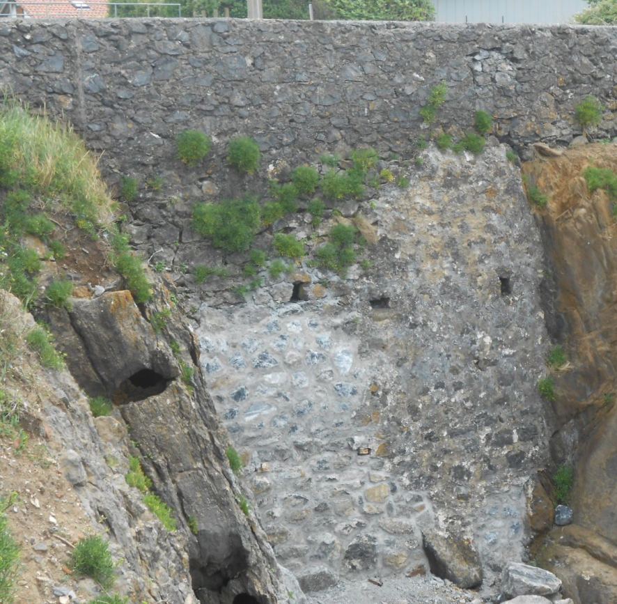 Entorno Santa Katalina. Reconstrucción sostenimiento paseo público.