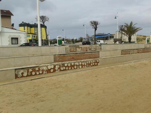 La Ribera. Reposición de enlosado en gradas en paseo marítimo