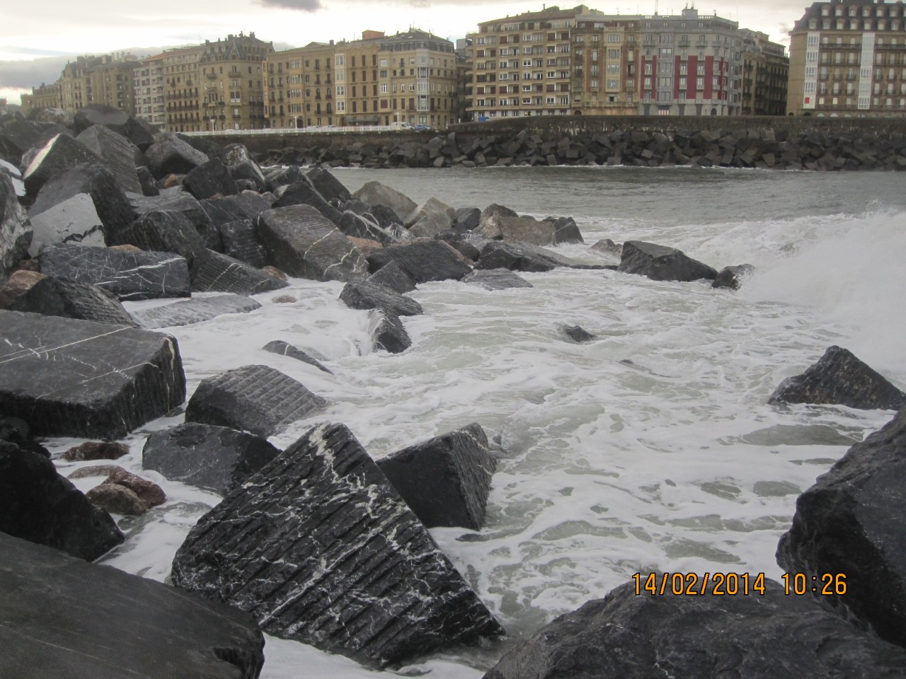 Reparación del espigón y el dique transitable de la playa de La Zurriola