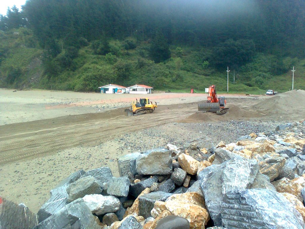 Reperfilado de playas de Saturrarán