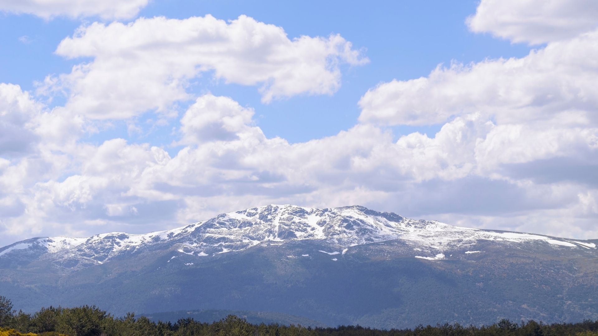 Sierra de GuadarramaLas pistas de esquí alpino Escaparate, Telégrafo y Bosque en Navacerrada revertirán al Dominio Público Forestal y deberán devolverse a su estado original