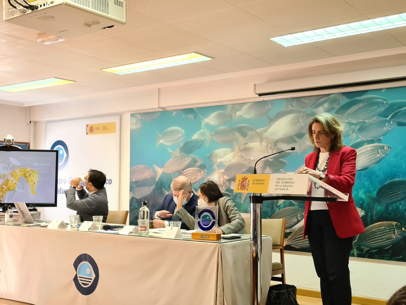  Teresa Ribera viaja a MurciaTeresa Ribera anuncia nuevas actuaciones y un aumento de más de 100 millones de euros para la regeneración ambiental en el entorno del Mar Menor