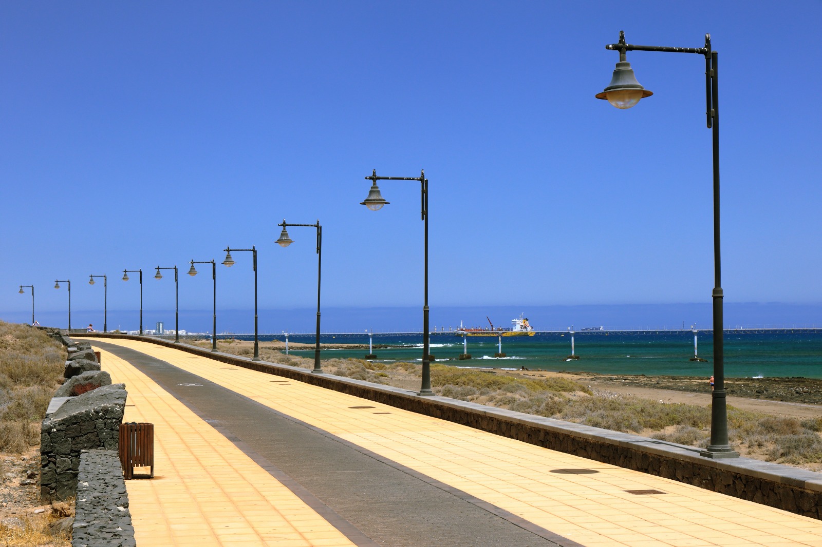 Puerto del Carmen (Lanzarote)IDAE publica las bases del programa de ayudas para proyectos singulares de alumbrado municipal dotado con 100 millones de euros