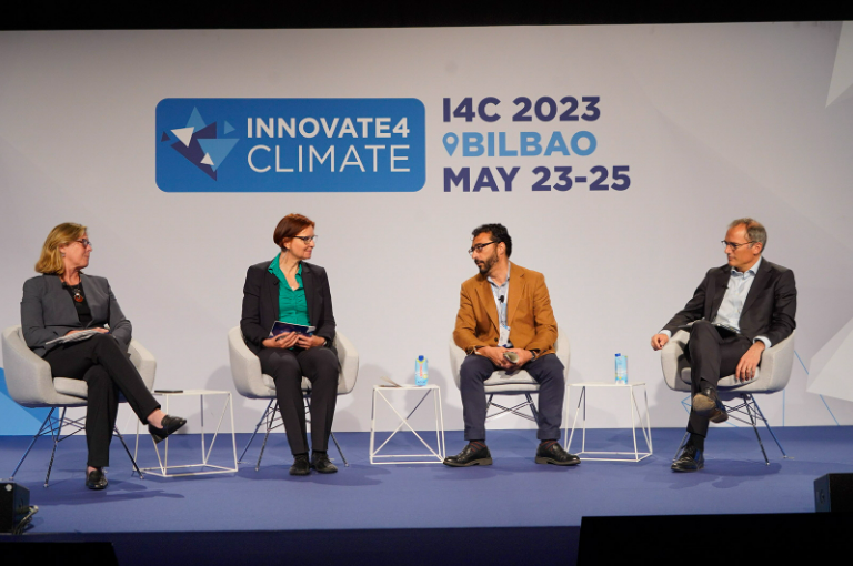 Miguel González Suela (segundo por la derecha) en el congreso I4CEl MITECO participa en el congreso internacional Innovate4Climate