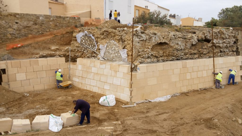 Consolidación del frente del Rey de la muralla de la isla de Tabarca