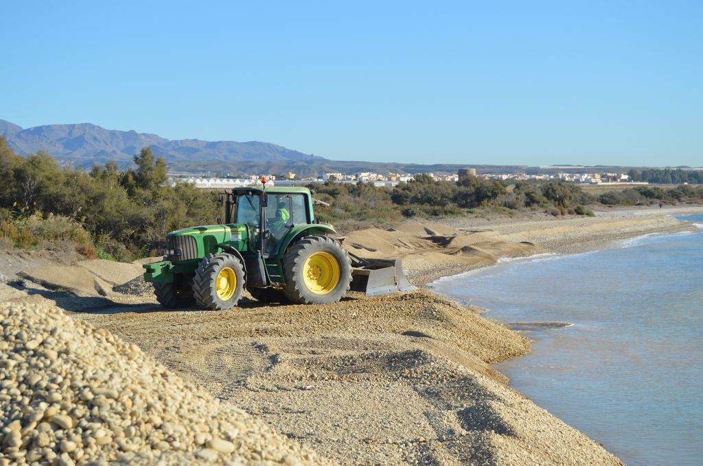 Mantenimiento y conservación de la costa de Almería. Anualidad 2016