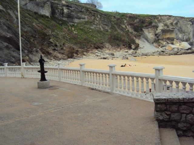 Playa de Mataleñas (reposición de balaustrada)