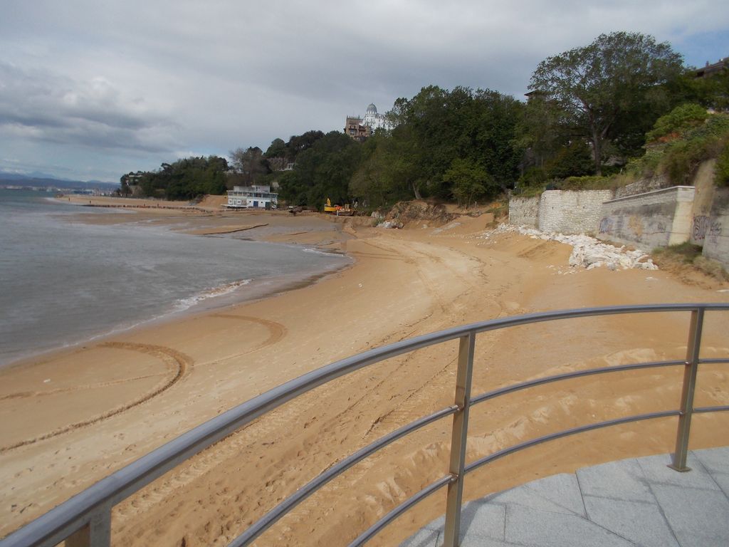 Playa de la Magdalena. Reposición arena