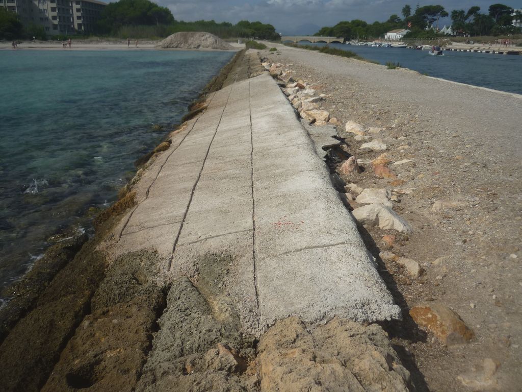 Reparación espigones sobre el canal de S'Oberta (Muro, Palma de Mallorca)