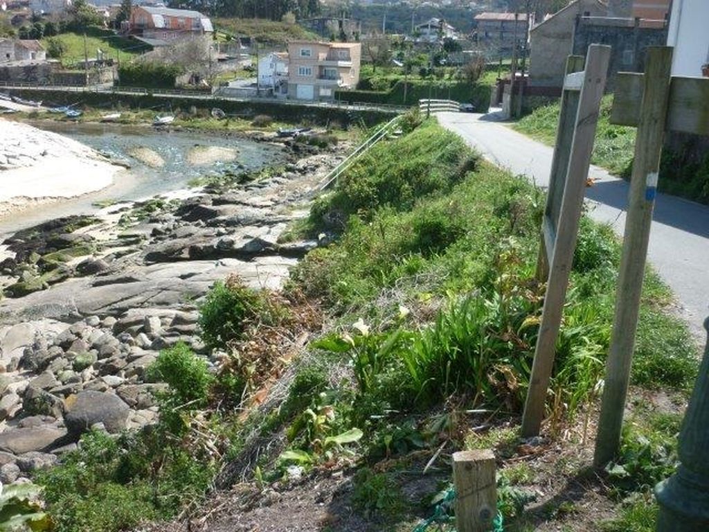 Ampliación del paseo en Loira (T.M. de Marín)