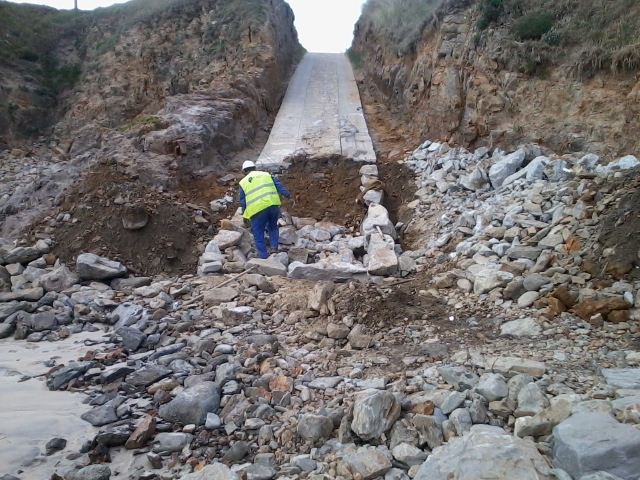 Playa de Fragata. Avería en los accesos