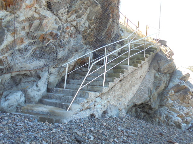 Playa de Torbas. Reparación de barandilla
