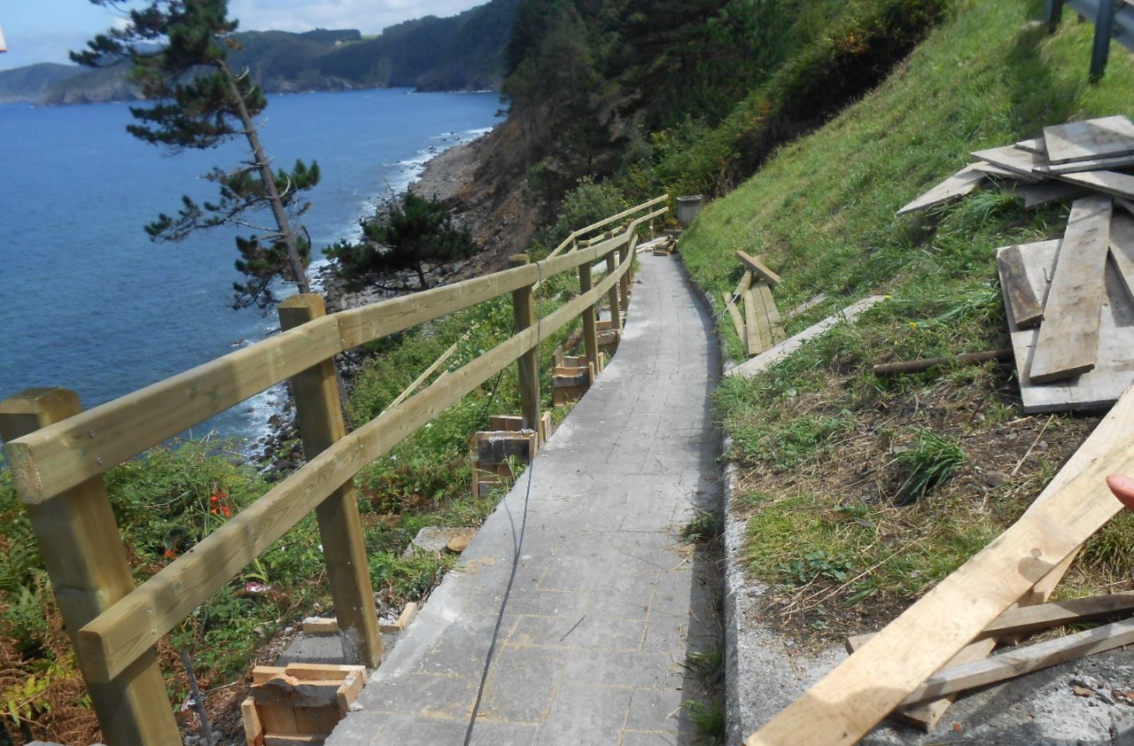 Playa de Lapatza. Restauración del acceso