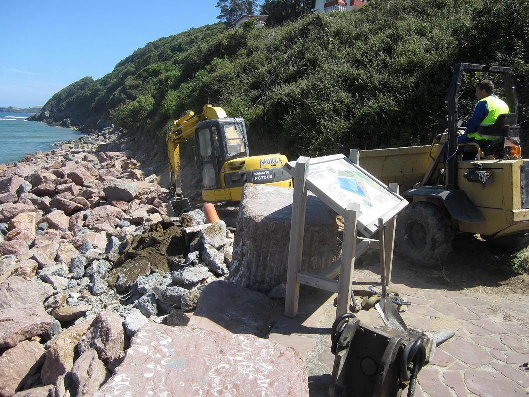 Playa de Laida. Reparación acceso Norte mediante bloques