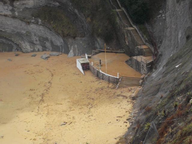 Playa de Mataleñas (reposición de balaustrada)