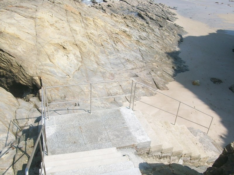 Playa San Bartolo. Ejecución de barandilla, bajadas, escollera y demoliciones