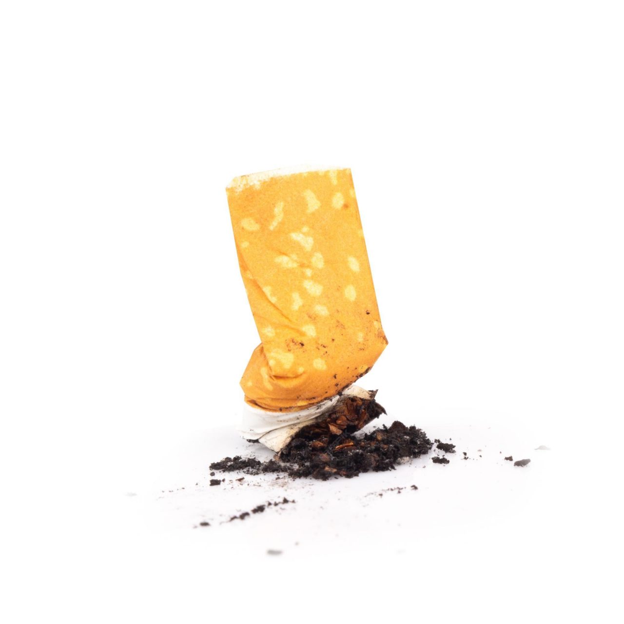 Sección de productos del tabaco con filtros y filtros