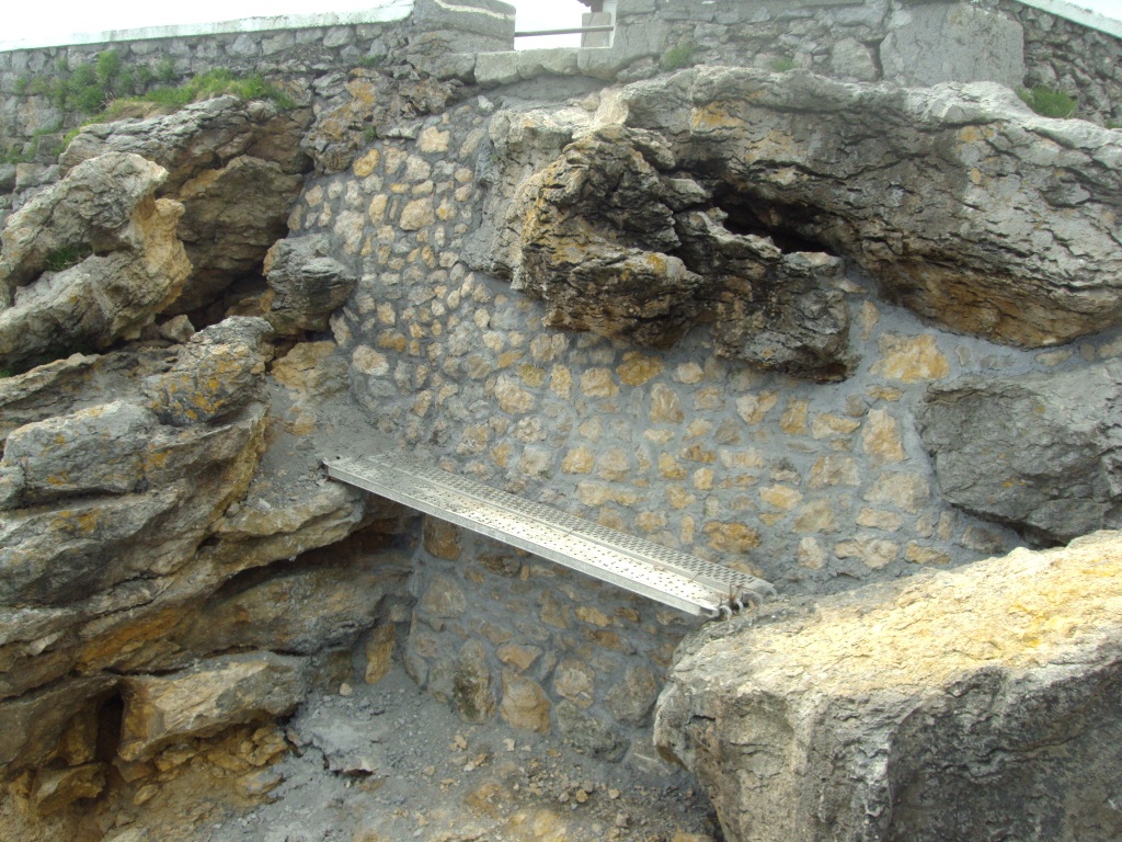 Entorno San Juan Talako. Restauración miradores-troneras en calle San Juan y Atalaya