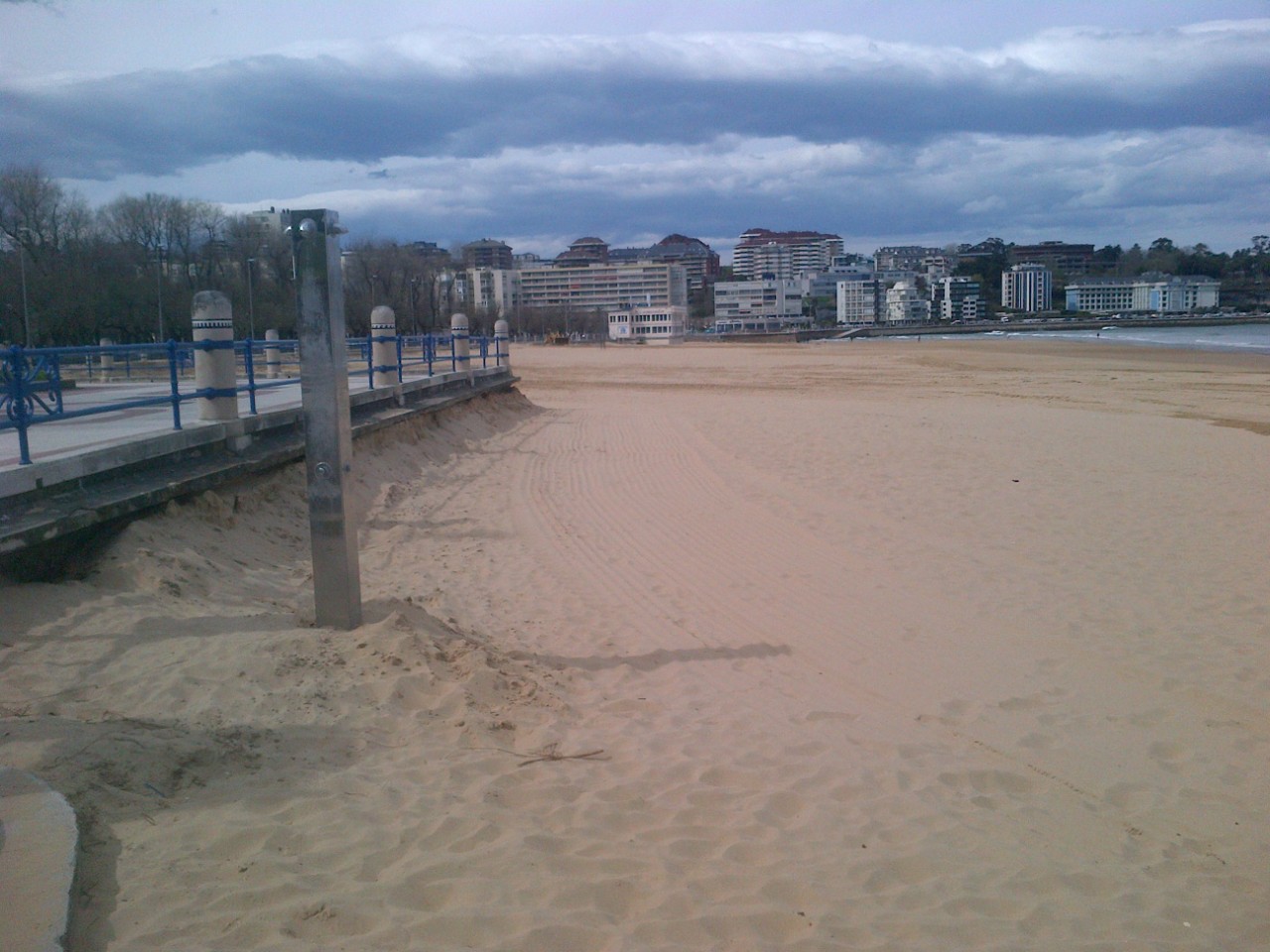 Segunda playa del Sardinero. Bypass de arena para la regularización de la superficie de la playa
