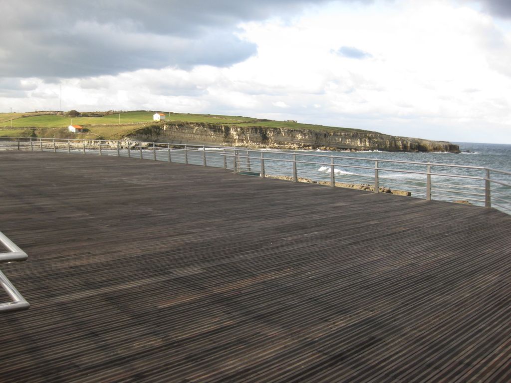 Paseo peatonal de la ría de Lieiro a playa Limosa en San Ciprián