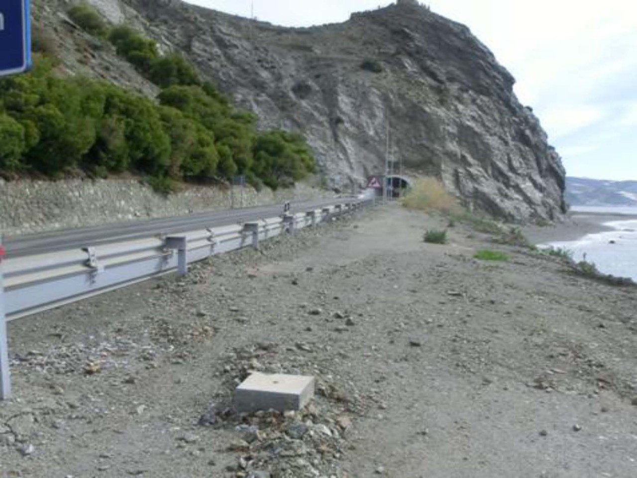 Camino de ribera entre Castillo de baños y La Mamola