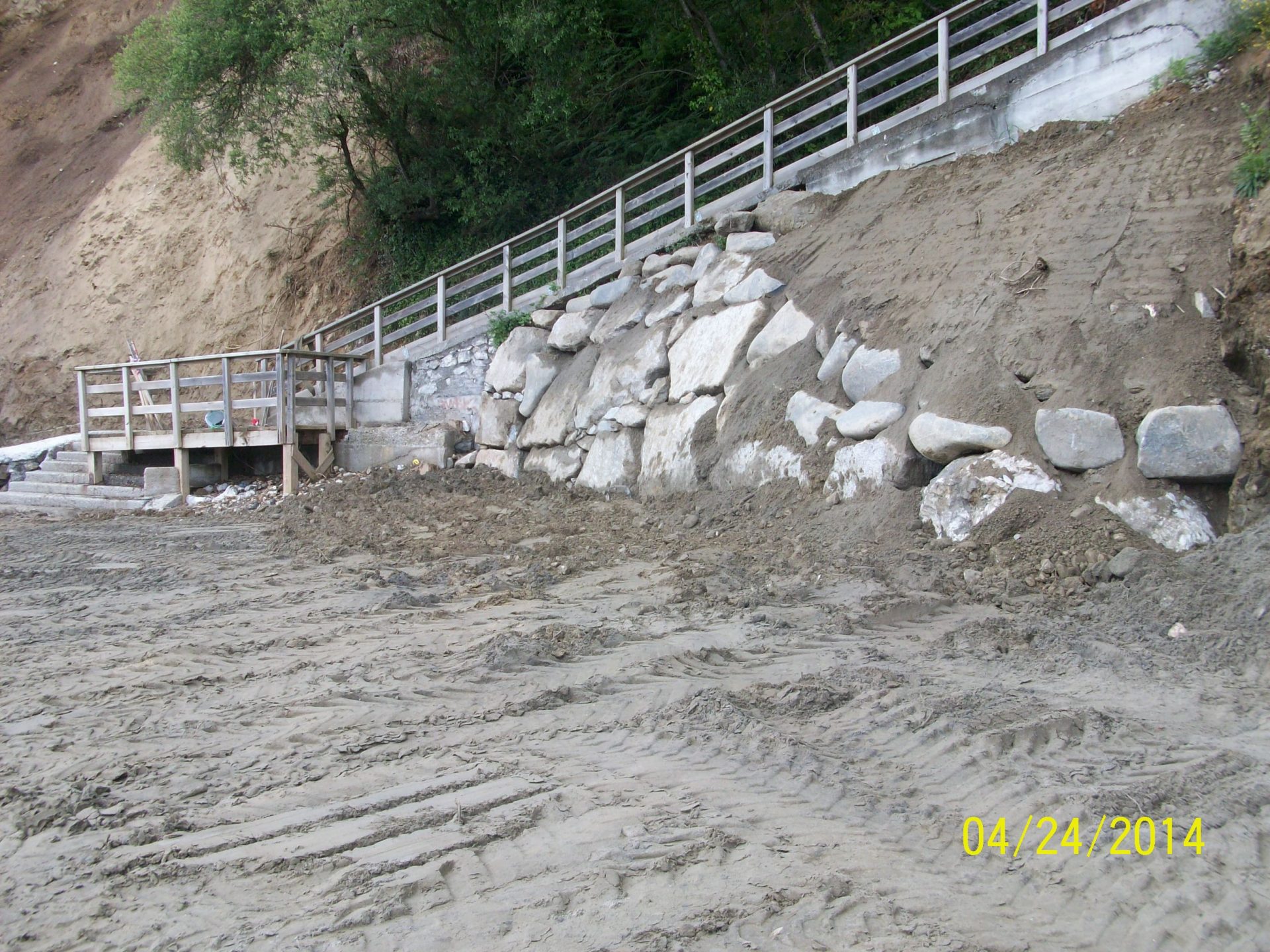 Playa de Coido. Avería en los taludes