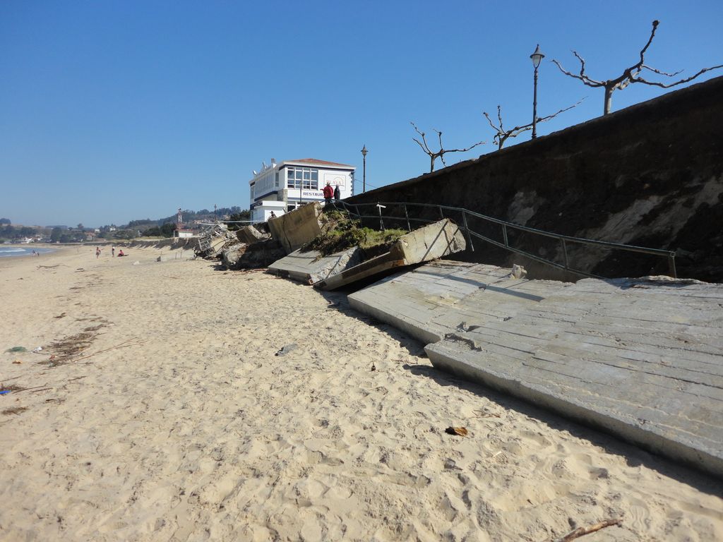 Playa Miño. Reconstrucción muro