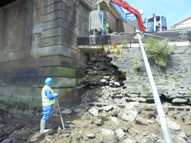 Playa El Espín. Reparación oquedad en el muro