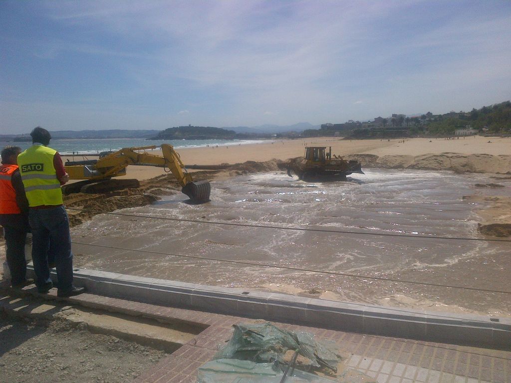 Playa de El Sardinero. Reposición de arena