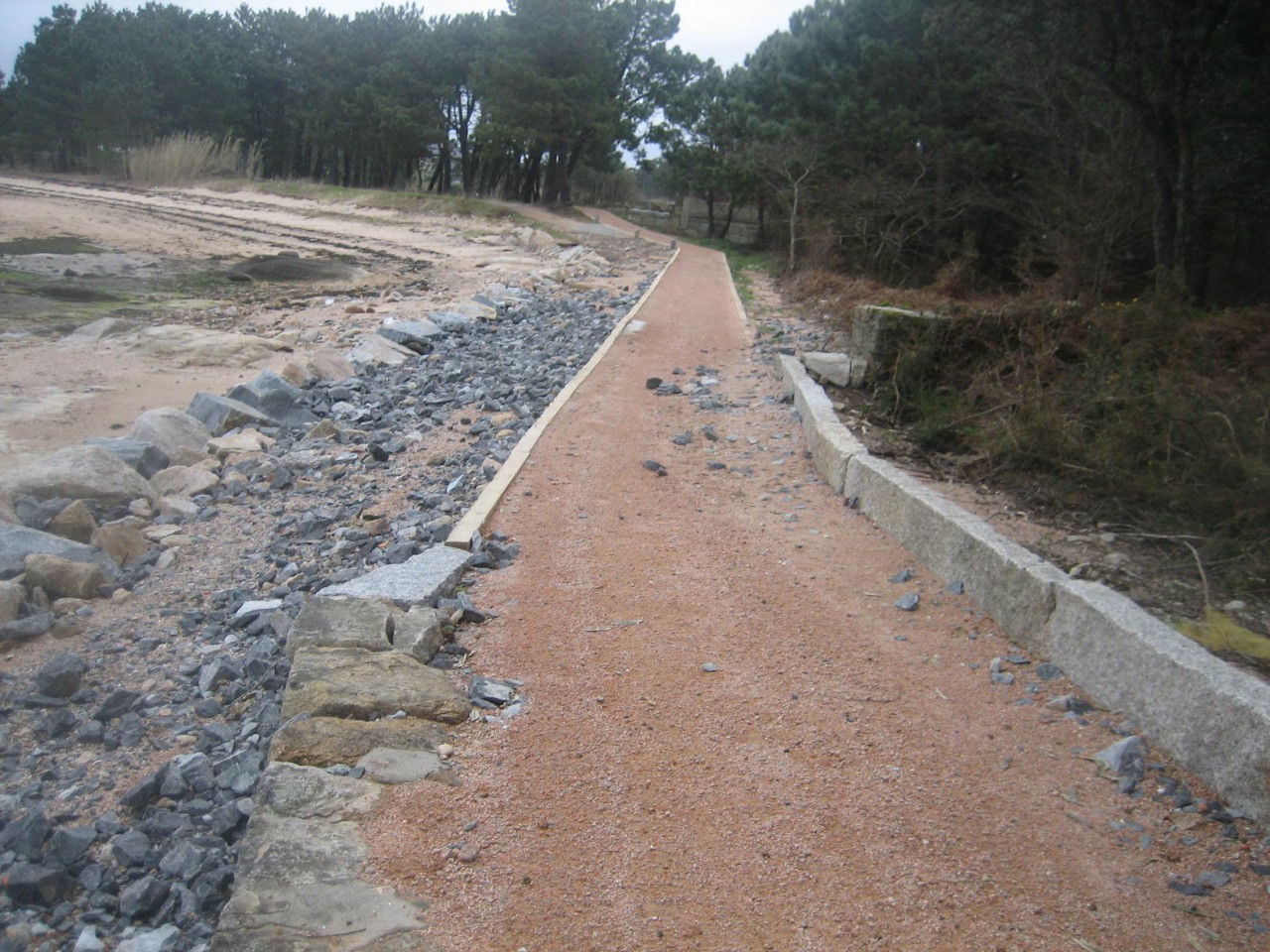 Playa de Castelete. Pista de acceso en mal estado