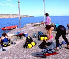 Buceadores en playa