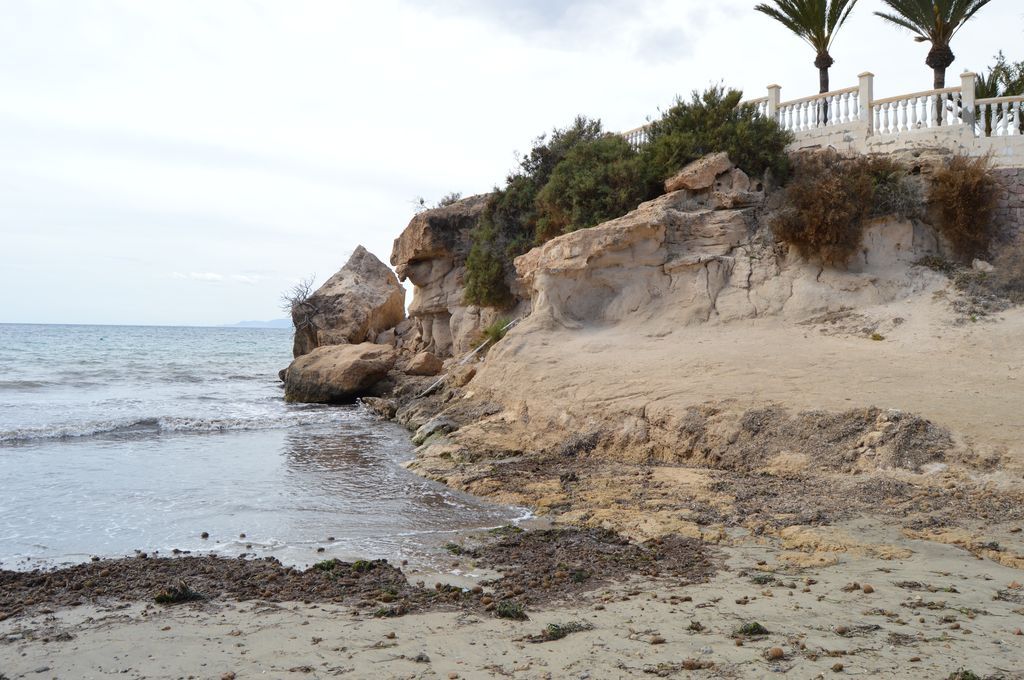 Obras de emergencia por desprendimientos en San Juan de Los Terreros