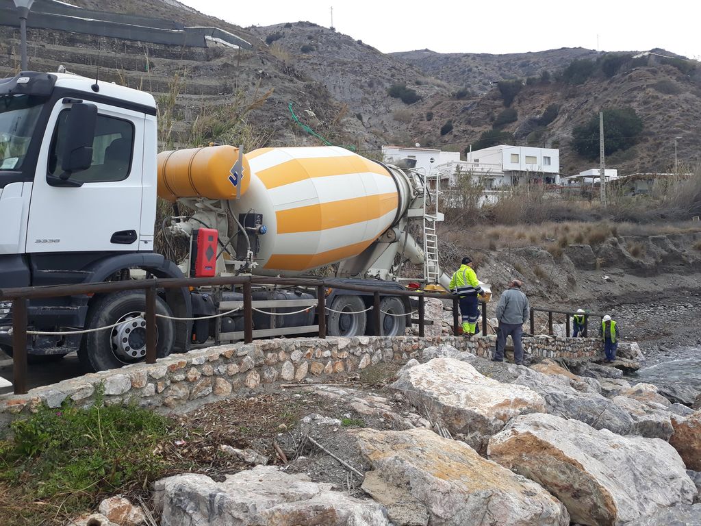 Proyecto de mantenimiento y conservación de la costa de Granada 2018.