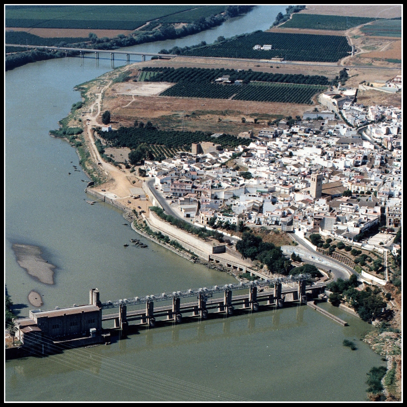 Adecuación de sendero, reforestación y mobiliario urbano.