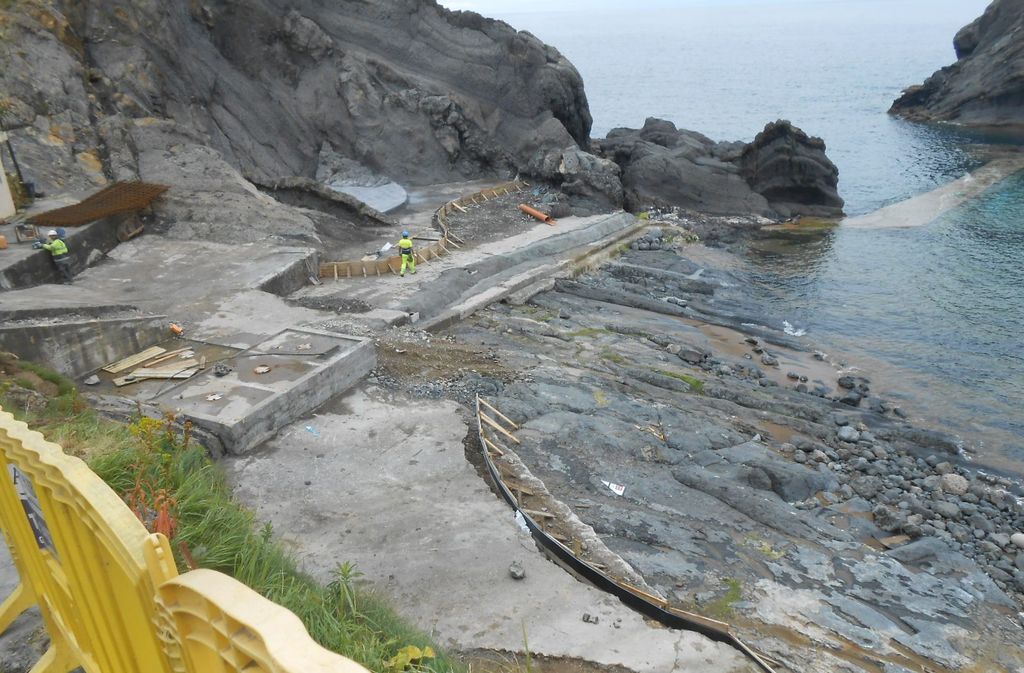 Entorno playa Aritzatzu. Reparaciones menores en espigón y playa