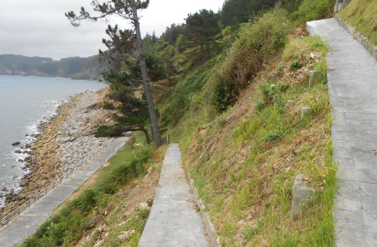 Playa de Lapatza. Restauración del acceso