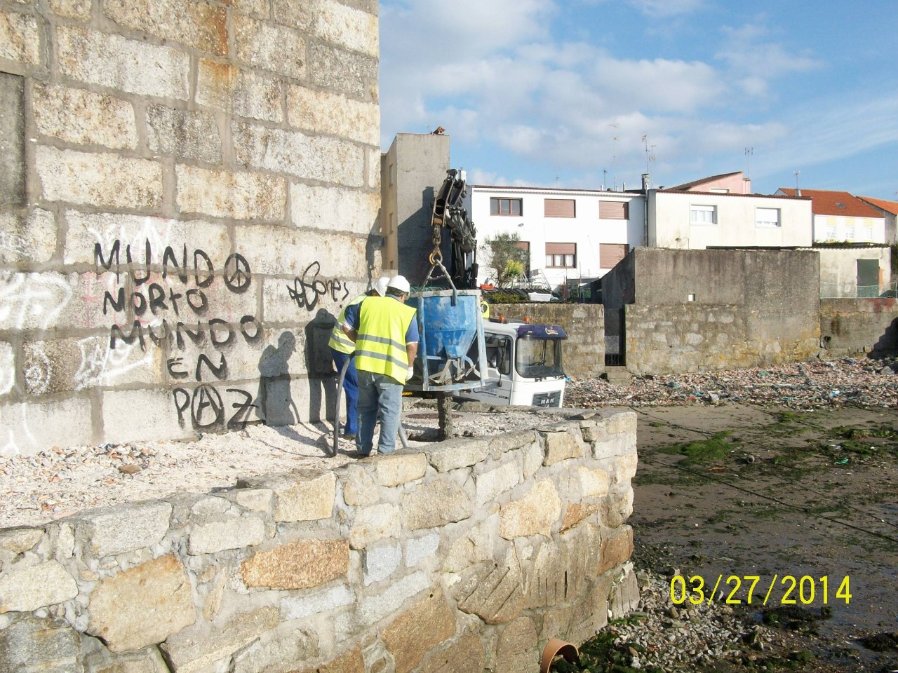 Relleno de hueco en trasdós de muro