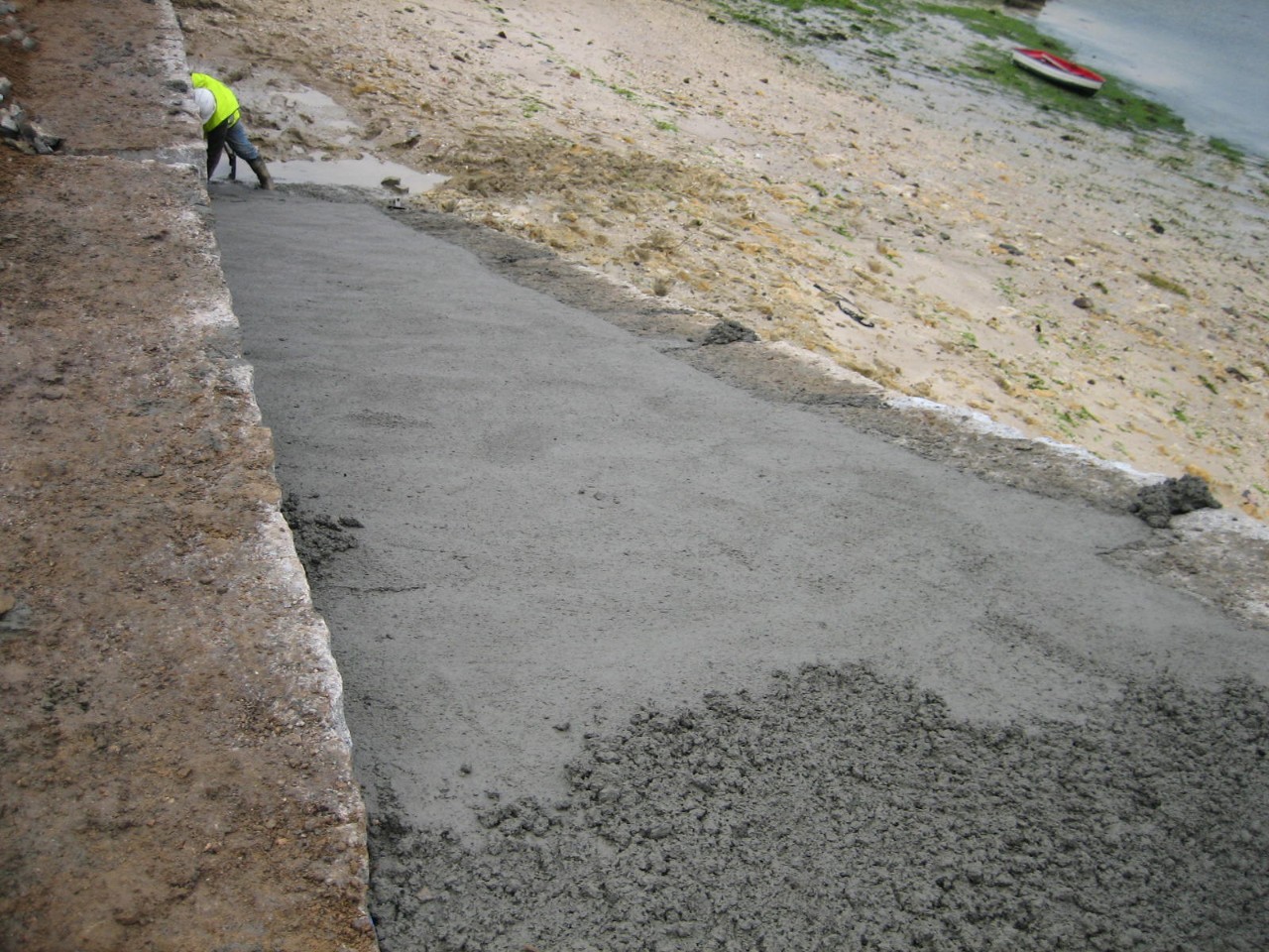 Sapeira. Reparación de rampa y muro y relleno del trasdós de muro