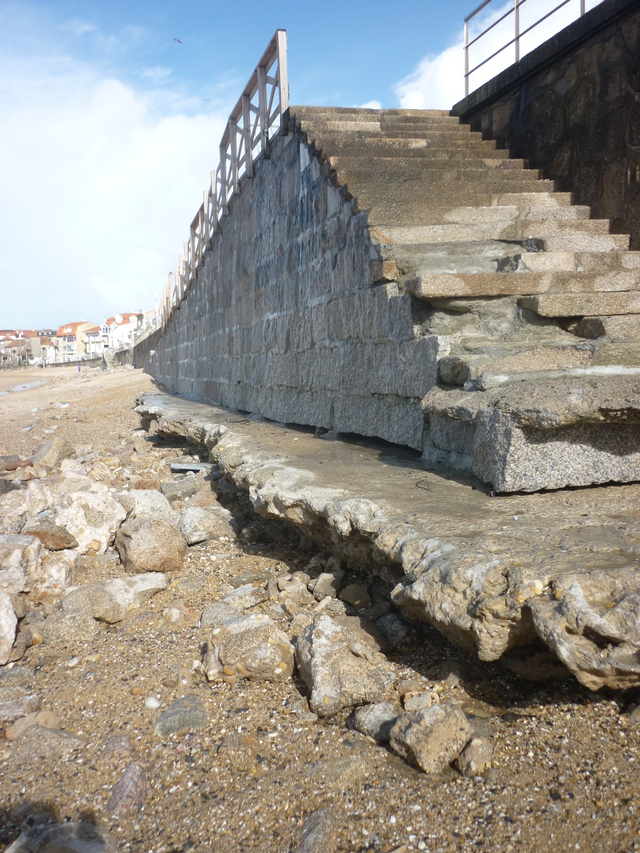 Paseo marítimo de Panxón. Rehabilitación del paseo marítimo: Levantamiento y reconstrucción del muro del paseo en su situación actual incrementando la profundidad de cimentación