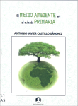 Un arbol crece sobre el planeta