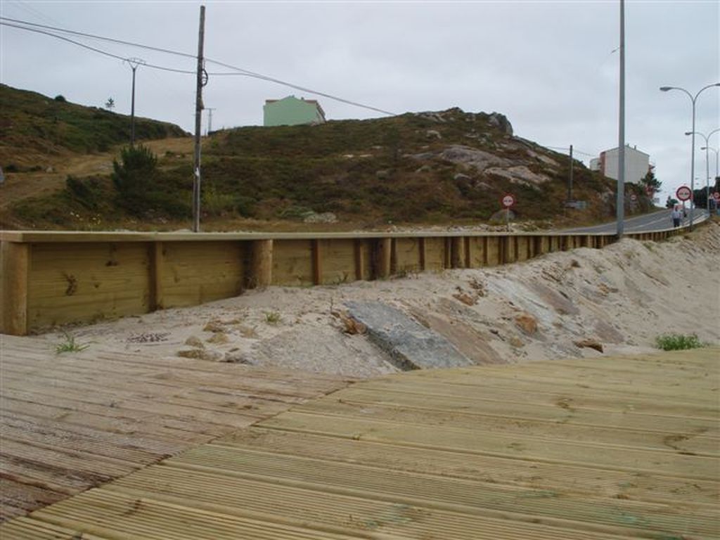 Mantenimiento y conservación 2015. Accesos a la playa de A Cruz